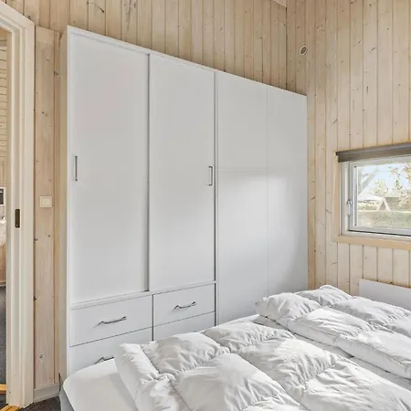 Semesterbostad Front In With Sauna Bogense