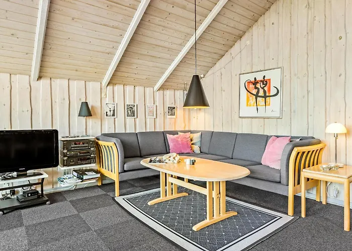Holiday home Beautiful In With Kitchen